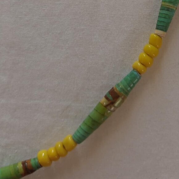 Handmade (Nalepo Maasai Women's Group) bead necklace with matching earrings - Picture 3 of 6